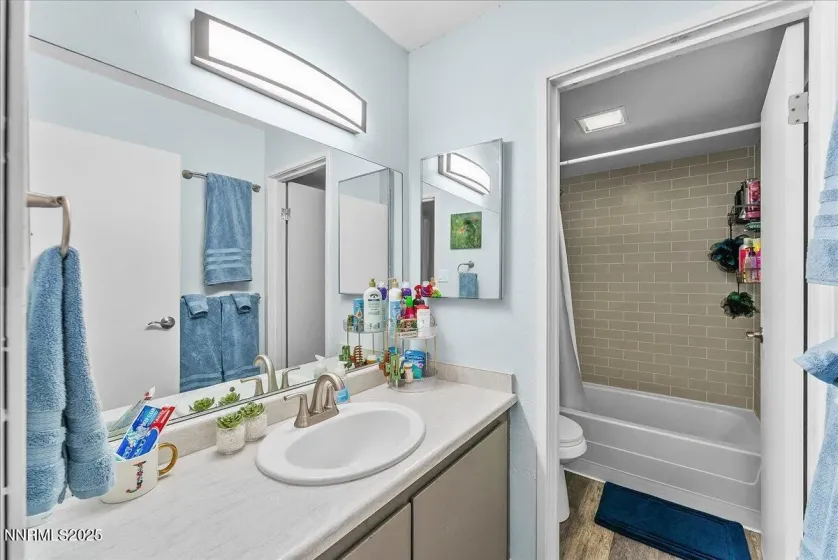 63 Vista Rafael, Reno, Nevada 89503, 2 Bedrooms Bedrooms, ,1 BathroomBathrooms,Residential,Residential,Vista Rafael,260000294