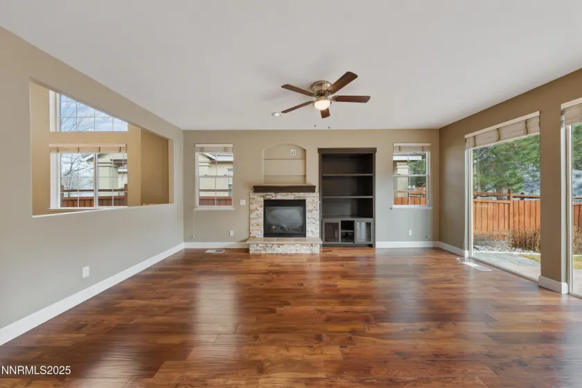 2825 Grosmont, Sparks, Nevada 89436, 5 Bedrooms Bedrooms, ,4 BathroomsBathrooms,Residential,Residential,Grosmont,260000282