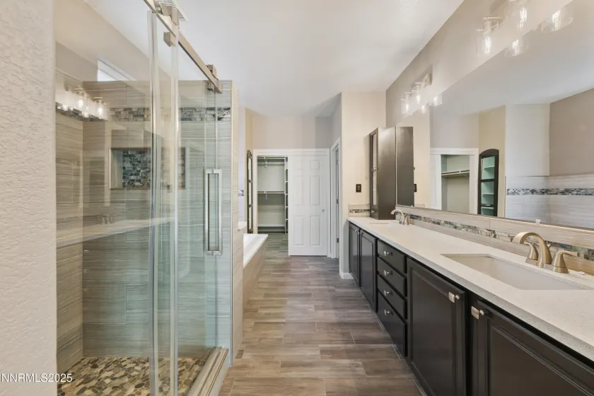 2825 Grosmont, Sparks, Nevada 89436, 5 Bedrooms Bedrooms, ,4 BathroomsBathrooms,Residential,Residential,Grosmont,260000282