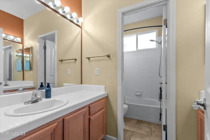 6894 Cinnamon, Sparks, Nevada 89436, 5 Bedrooms Bedrooms, ,3 BathroomsBathrooms,Residential,Residential,Cinnamon,260000281