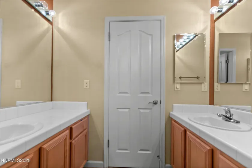 6894 Cinnamon, Sparks, Nevada 89436, 5 Bedrooms Bedrooms, ,3 BathroomsBathrooms,Residential,Residential,Cinnamon,260000281