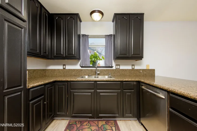 207 Thornwood, Dayton, Nevada 89403, 3 Bedrooms Bedrooms, ,2 BathroomsBathrooms,Residential,Residential,Thornwood,260000284