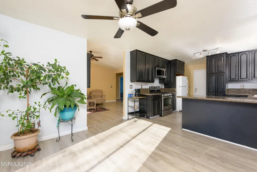 207 Thornwood, Dayton, Nevada 89403, 3 Bedrooms Bedrooms, ,2 BathroomsBathrooms,Residential,Residential,Thornwood,260000284