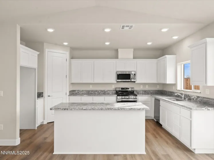 2555 Emerson, Fernley, Nevada 89408, 4 Bedrooms Bedrooms, ,2 BathroomsBathrooms,Residential,Residential,Emerson,260000285