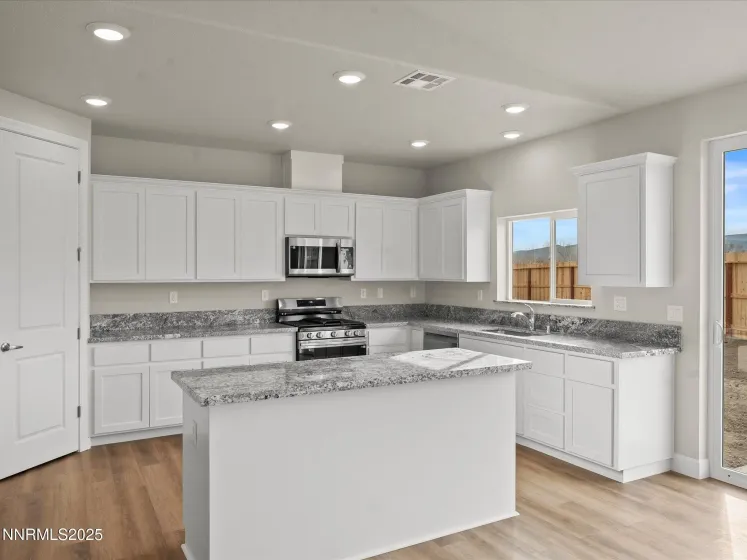 2555 Emerson, Fernley, Nevada 89408, 4 Bedrooms Bedrooms, ,2 BathroomsBathrooms,Residential,Residential,Emerson,260000285