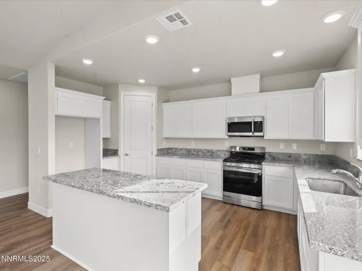 2555 Emerson, Fernley, Nevada 89408, 4 Bedrooms Bedrooms, ,2 BathroomsBathrooms,Residential,Residential,Emerson,260000285