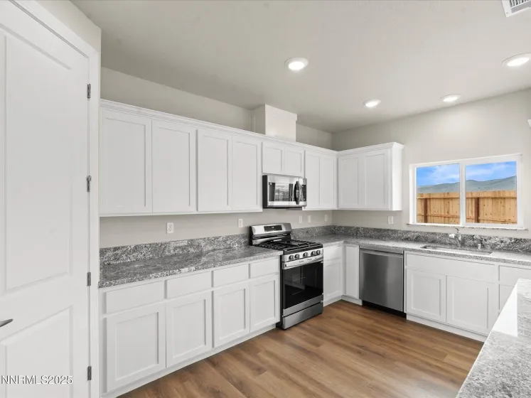 2555 Emerson, Fernley, Nevada 89408, 4 Bedrooms Bedrooms, ,2 BathroomsBathrooms,Residential,Residential,Emerson,260000285