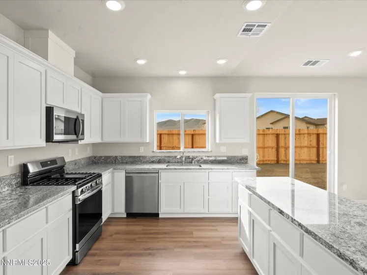 2555 Emerson, Fernley, Nevada 89408, 4 Bedrooms Bedrooms, ,2 BathroomsBathrooms,Residential,Residential,Emerson,260000285