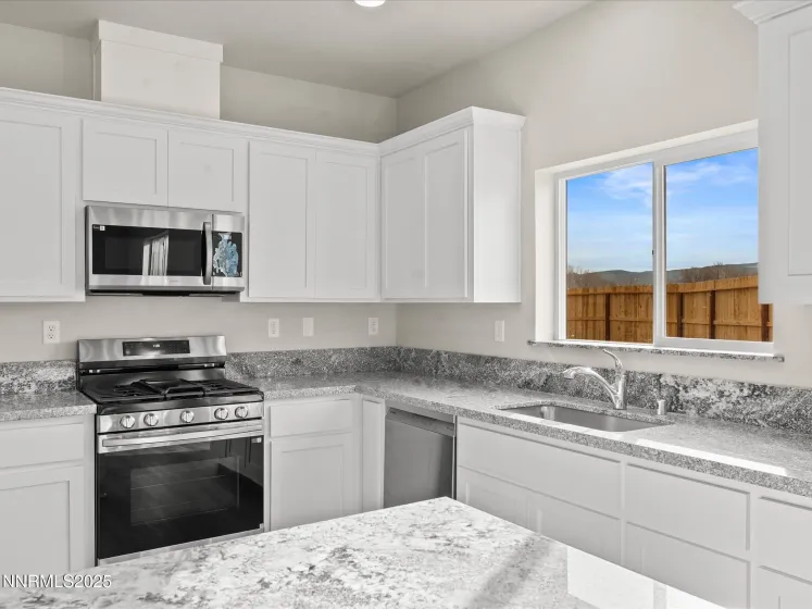 2555 Emerson, Fernley, Nevada 89408, 4 Bedrooms Bedrooms, ,2 BathroomsBathrooms,Residential,Residential,Emerson,260000285