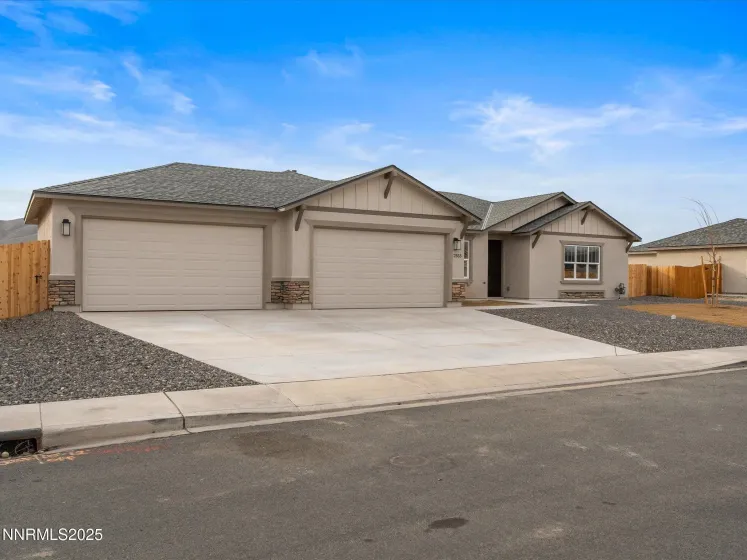 2555 Emerson, Fernley, Nevada 89408, 4 Bedrooms Bedrooms, ,2 BathroomsBathrooms,Residential,Residential,Emerson,260000285