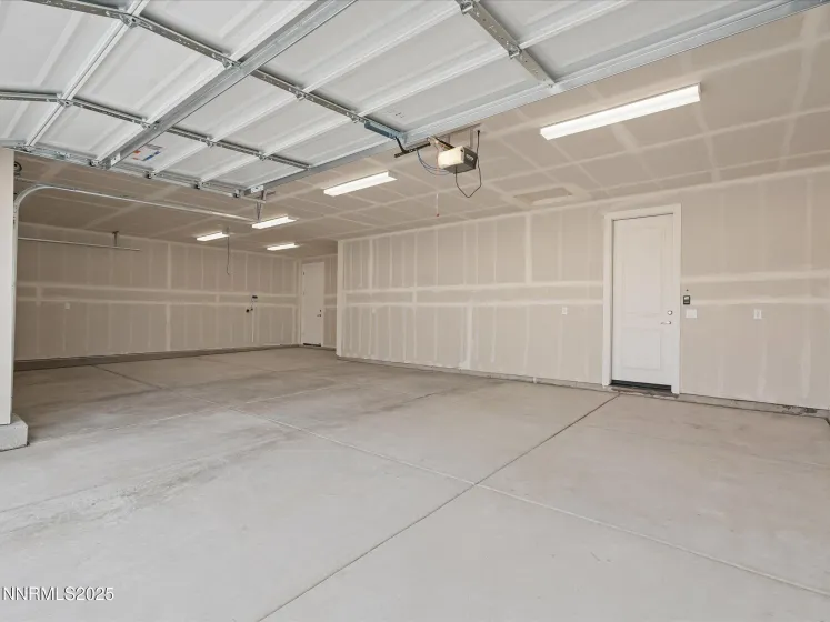 2555 Emerson, Fernley, Nevada 89408, 4 Bedrooms Bedrooms, ,2 BathroomsBathrooms,Residential,Residential,Emerson,260000285