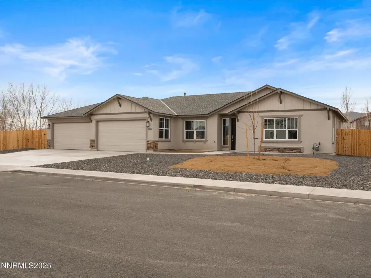 2555 Emerson, Fernley, Nevada 89408, 4 Bedrooms Bedrooms, ,2 BathroomsBathrooms,Residential,Residential,Emerson,260000285