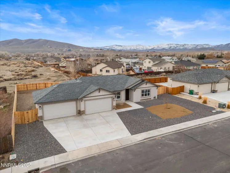 2555 Emerson, Fernley, Nevada 89408, 4 Bedrooms Bedrooms, ,2 BathroomsBathrooms,Residential,Residential,Emerson,260000285