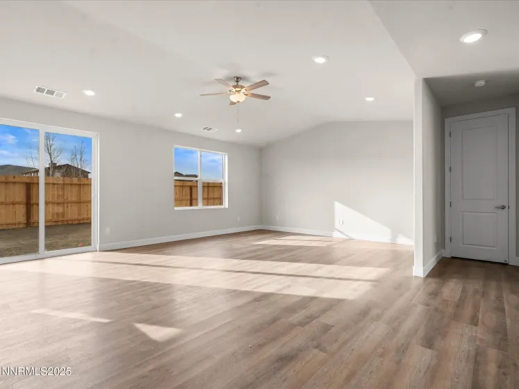 2555 Emerson, Fernley, Nevada 89408, 4 Bedrooms Bedrooms, ,2 BathroomsBathrooms,Residential,Residential,Emerson,260000285