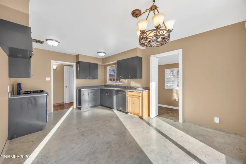 2295 Ellendale, Reno, Nevada 89503, 3 Bedrooms Bedrooms, ,2 BathroomsBathrooms,Residential,Residential,Ellendale,260000288