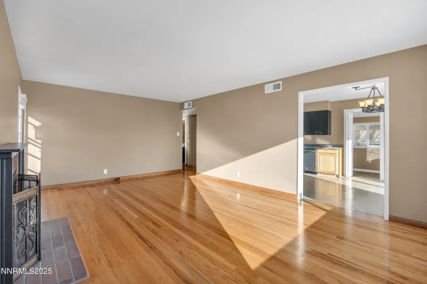 2295 Ellendale, Reno, Nevada 89503, 3 Bedrooms Bedrooms, ,2 BathroomsBathrooms,Residential,Residential,Ellendale,260000288