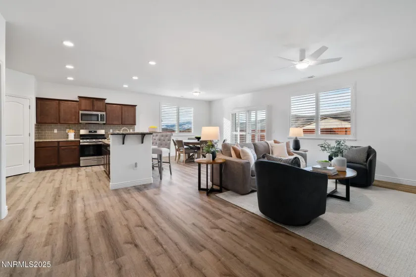 19017 Bronco Creek Ct, Reno, Nevada 89508, 4 Bedrooms Bedrooms, ,2 BathroomsBathrooms,Residential,Residential,Bronco Creek Ct,260000301