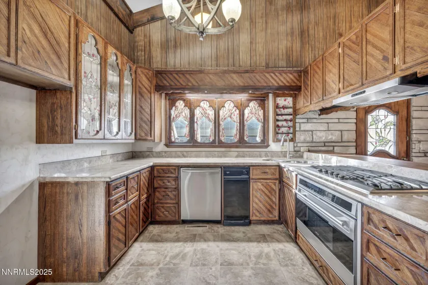 610 Bonanza, Carson City, Nevada 89706, 4 Bedrooms Bedrooms, ,4 BathroomsBathrooms,Residential,Residential,Bonanza,260000302