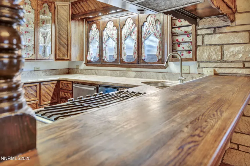 610 Bonanza, Carson City, Nevada 89706, 4 Bedrooms Bedrooms, ,4 BathroomsBathrooms,Residential,Residential,Bonanza,260000302