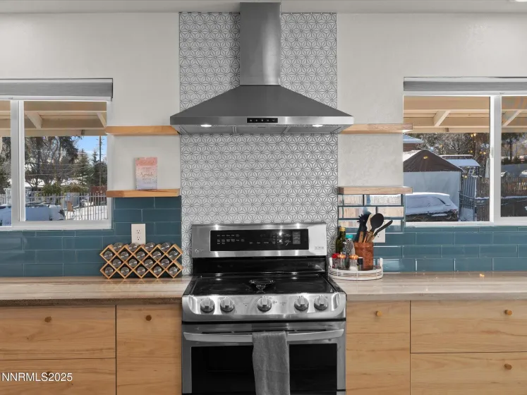 301 Hillcrest, Reno, Nevada 89509, 3 Bedrooms Bedrooms, ,2 BathroomsBathrooms,Residential,Residential,Hillcrest,260000305