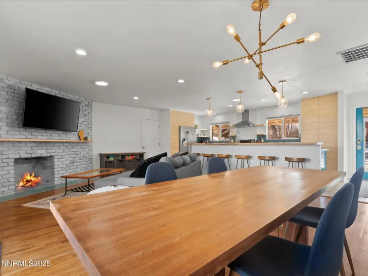 301 Hillcrest, Reno, Nevada 89509, 3 Bedrooms Bedrooms, ,2 BathroomsBathrooms,Residential,Residential,Hillcrest,260000305