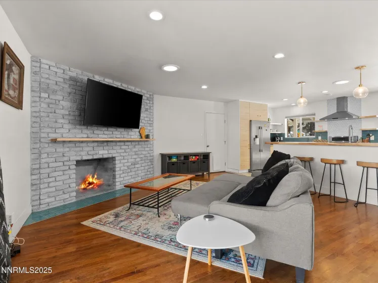 301 Hillcrest, Reno, Nevada 89509, 3 Bedrooms Bedrooms, ,2 BathroomsBathrooms,Residential,Residential,Hillcrest,260000305