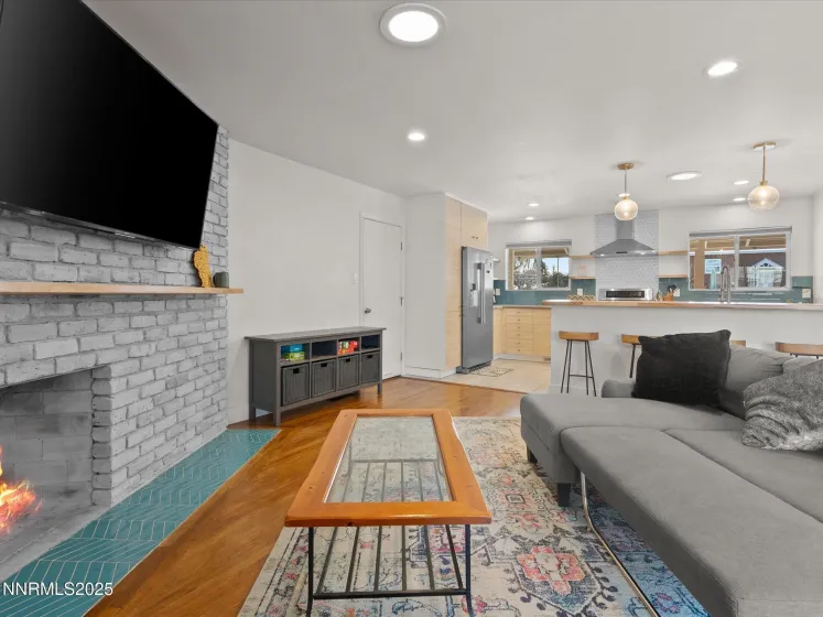 301 Hillcrest, Reno, Nevada 89509, 3 Bedrooms Bedrooms, ,2 BathroomsBathrooms,Residential,Residential,Hillcrest,260000305