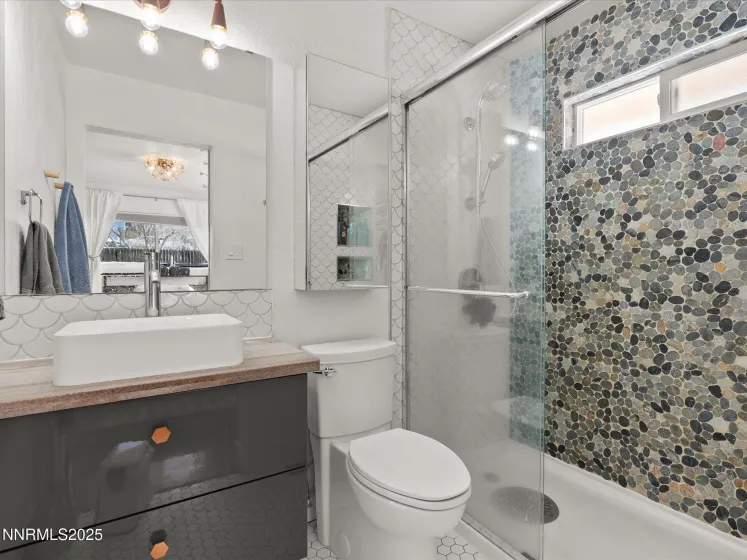 301 Hillcrest, Reno, Nevada 89509, 3 Bedrooms Bedrooms, ,2 BathroomsBathrooms,Residential,Residential,Hillcrest,260000305