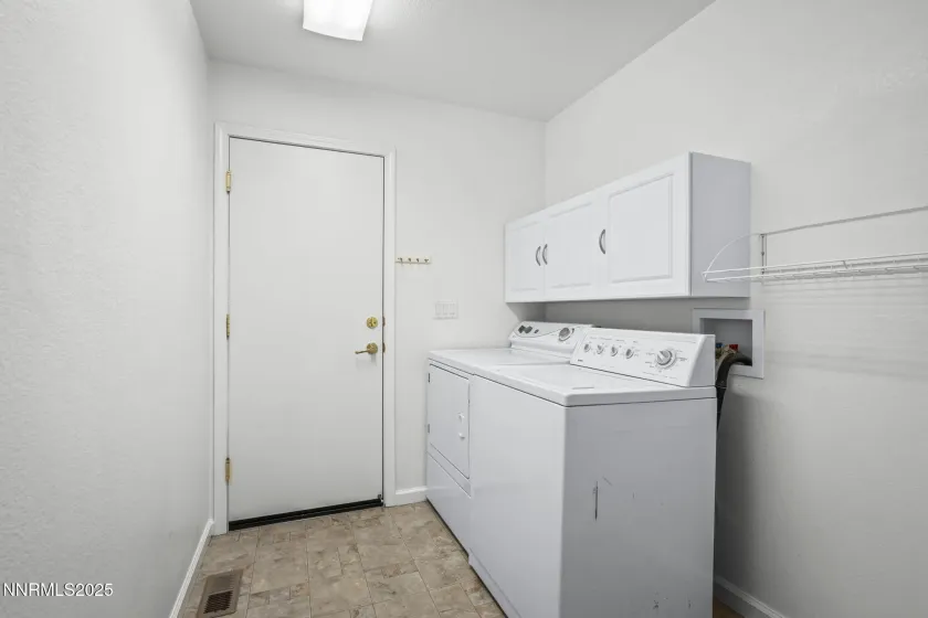 2125 Lenticular, Sparks, Nevada 89441, 3 Bedrooms Bedrooms, ,2 BathroomsBathrooms,Residential,Residential,Lenticular,260000308