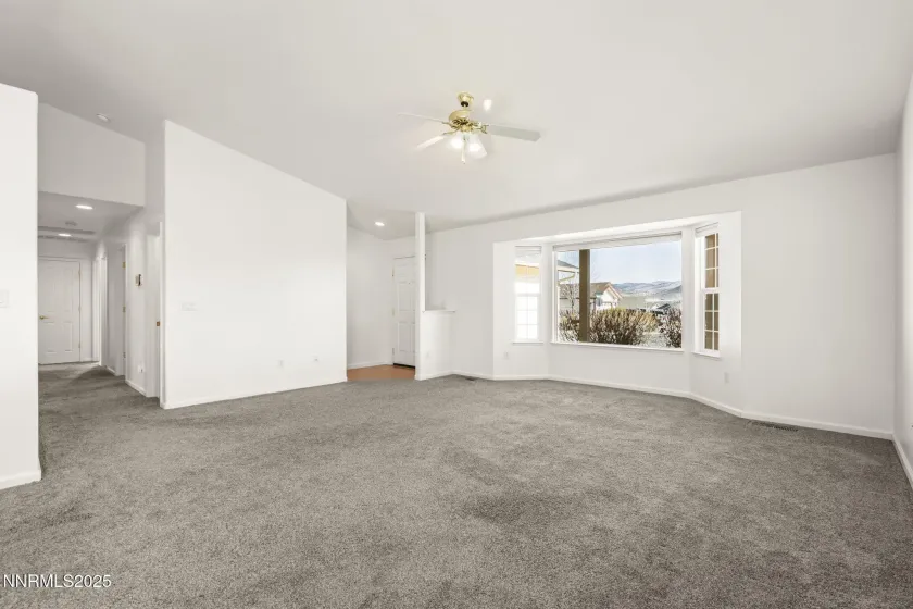 2125 Lenticular, Sparks, Nevada 89441, 3 Bedrooms Bedrooms, ,2 BathroomsBathrooms,Residential,Residential,Lenticular,260000308