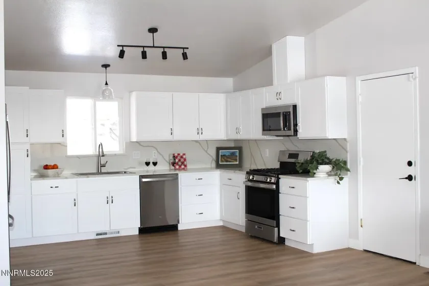 10755 Sand Dune, Sparks, Nevada 89441, 3 Bedrooms Bedrooms, ,2 BathroomsBathrooms,Residential,Residential,Sand Dune,260000313