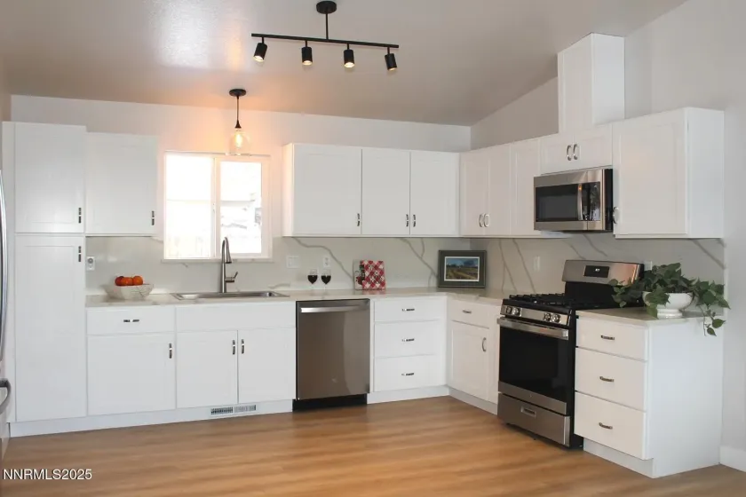 10755 Sand Dune, Sparks, Nevada 89441, 3 Bedrooms Bedrooms, ,2 BathroomsBathrooms,Residential,Residential,Sand Dune,260000313