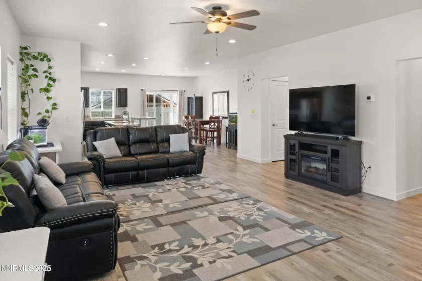 4521 Madison, Fernley, Nevada 89408, 4 Bedrooms Bedrooms, ,2 BathroomsBathrooms,Residential,Residential,Madison,260000342