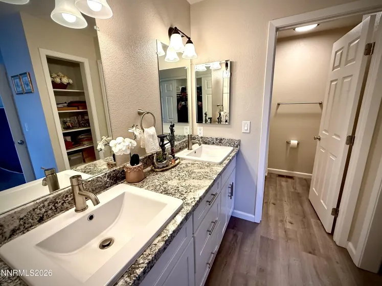 4322 Leeward, Reno, Nevada 89502, 2 Bedrooms Bedrooms, ,3 BathroomsBathrooms,Residential,Residential,Leeward,260000344