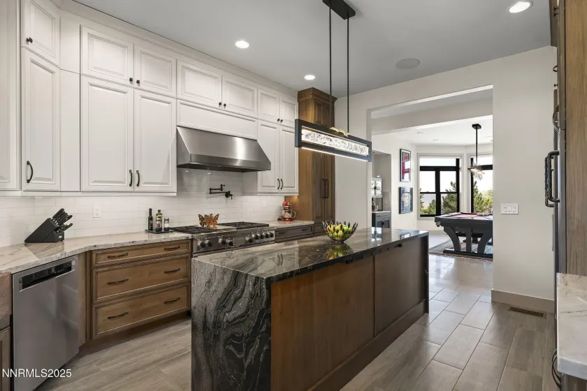 6177 Featherstone, Reno, Nevada 89511, 5 Bedrooms Bedrooms, ,6 BathroomsBathrooms,Residential,Residential,Featherstone,250054932