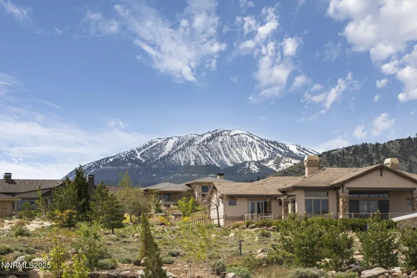 6177 Featherstone, Reno, Nevada 89511, 5 Bedrooms Bedrooms, ,6 BathroomsBathrooms,Residential,Residential,Featherstone,250054932