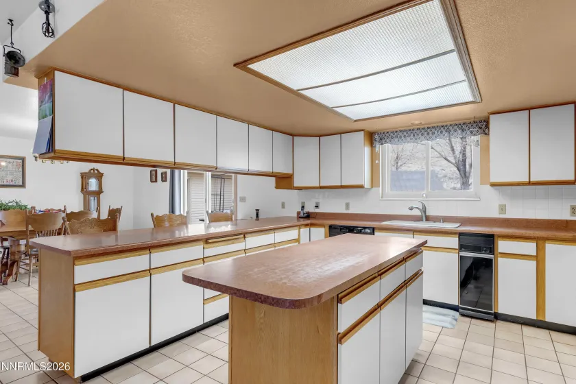 255 Shetland, Reno, Nevada 89508, 4 Bedrooms Bedrooms, ,3 BathroomsBathrooms,Residential,Residential,Shetland,260000357