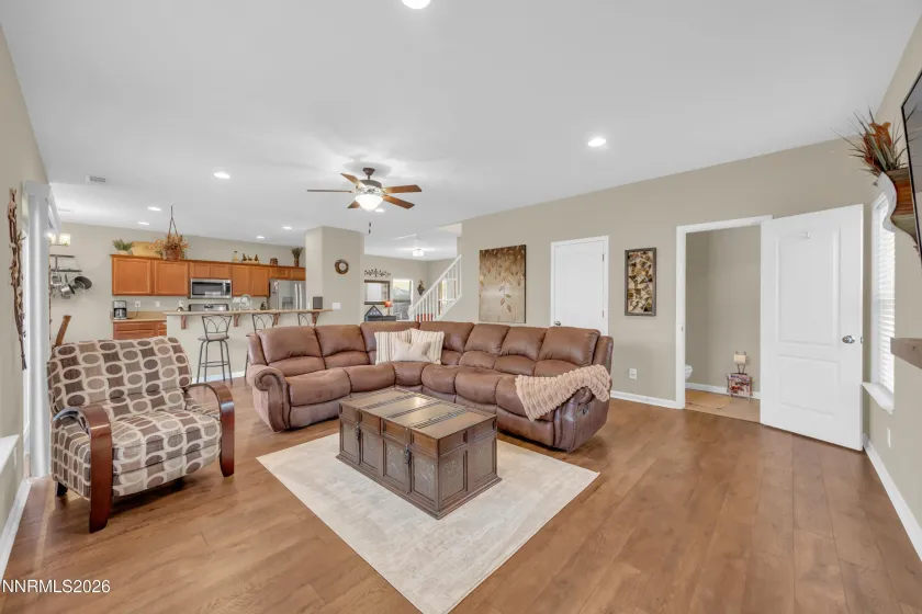 1465 Hagar, Reno, Nevada 89506, 4 Bedrooms Bedrooms, ,3 BathroomsBathrooms,Residential,Residential,Hagar,260000358