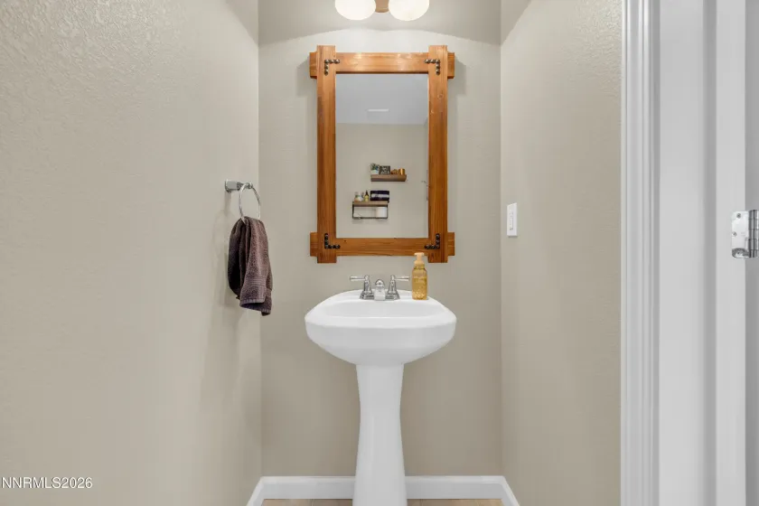 1465 Hagar, Reno, Nevada 89506, 4 Bedrooms Bedrooms, ,3 BathroomsBathrooms,Residential,Residential,Hagar,260000358