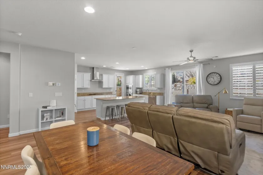 14033 Crested Moss, Reno, Nevada 89511, 4 Bedrooms Bedrooms, ,3 BathroomsBathrooms,Residential,Residential,Crested Moss,250056941