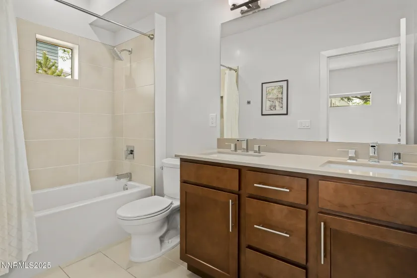 210 Stewart, Reno, Nevada 89501, 2 Bedrooms Bedrooms, ,2 BathroomsBathrooms,Residential,Residential,Stewart,260000374