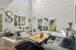 210 Stewart, Reno, Nevada 89501, 2 Bedrooms Bedrooms, ,2 BathroomsBathrooms,Residential,Residential,Stewart,260000374