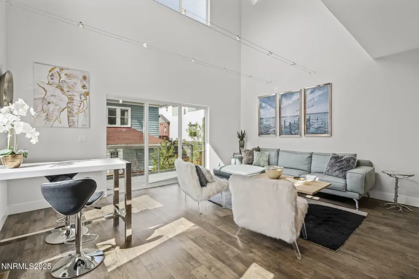 210 Stewart, Reno, Nevada 89501, 2 Bedrooms Bedrooms, ,2 BathroomsBathrooms,Residential,Residential,Stewart,260000374