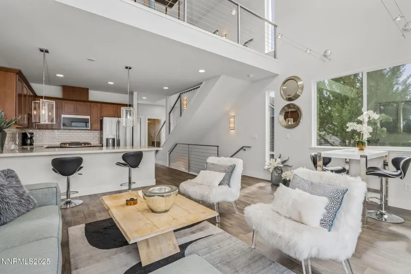 210 Stewart, Reno, Nevada 89501, 2 Bedrooms Bedrooms, ,2 BathroomsBathrooms,Residential,Residential,Stewart,260000374