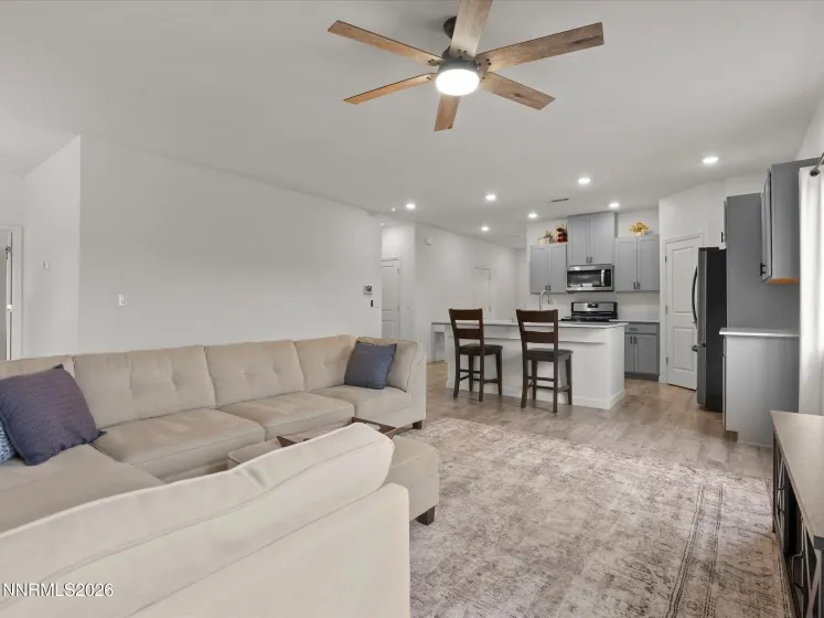 2645 Emerson, Fernley, Nevada 89408, 3 Bedrooms Bedrooms, ,2 BathroomsBathrooms,Residential,Residential,Emerson,260000378