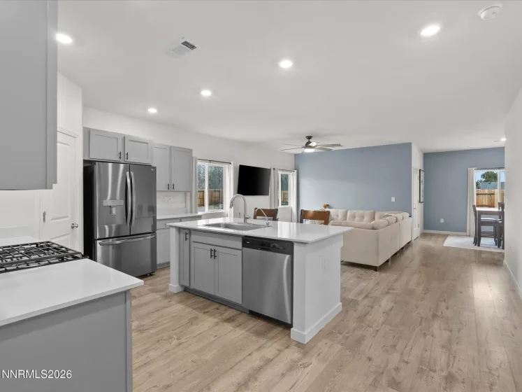 2645 Emerson, Fernley, Nevada 89408, 3 Bedrooms Bedrooms, ,2 BathroomsBathrooms,Residential,Residential,Emerson,260000378