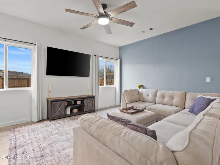 2645 Emerson, Fernley, Nevada 89408, 3 Bedrooms Bedrooms, ,2 BathroomsBathrooms,Residential,Residential,Emerson,260000378