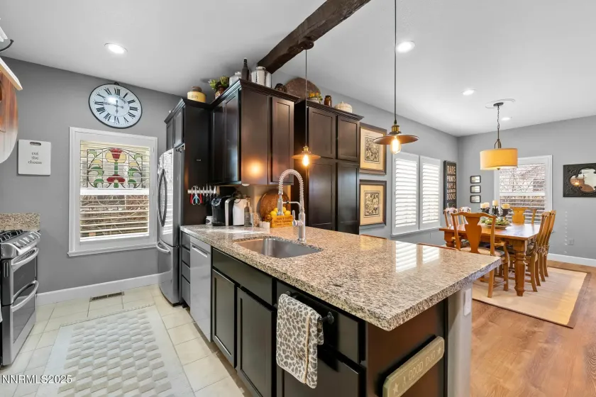 958 Marble Hills, Sparks, Nevada 89436, 2 Bedrooms Bedrooms, ,3 BathroomsBathrooms,Residential,Residential,Marble Hills,260000379