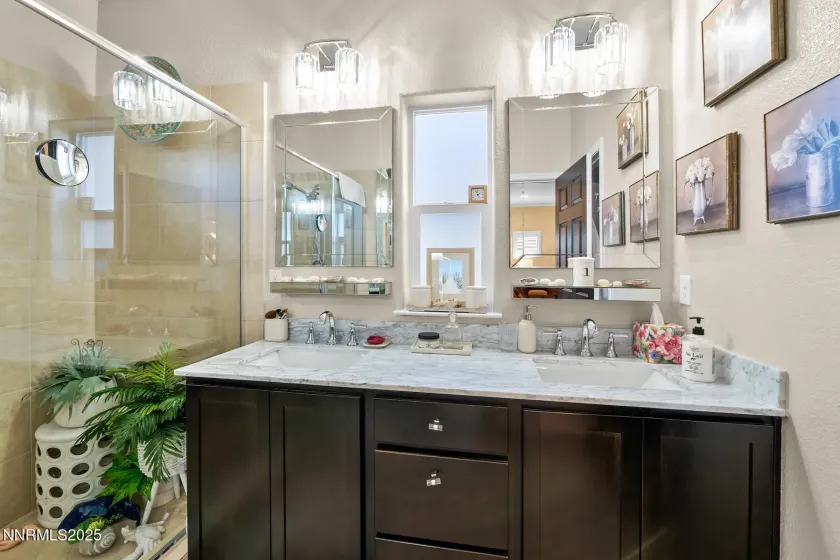 958 Marble Hills, Sparks, Nevada 89436, 2 Bedrooms Bedrooms, ,3 BathroomsBathrooms,Residential,Residential,Marble Hills,260000379