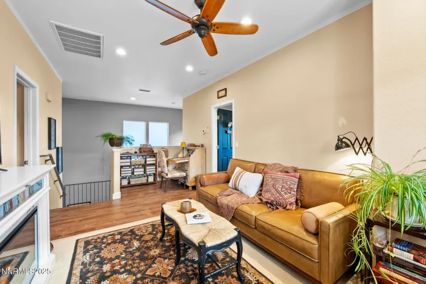 958 Marble Hills, Sparks, Nevada 89436, 2 Bedrooms Bedrooms, ,3 BathroomsBathrooms,Residential,Residential,Marble Hills,260000379